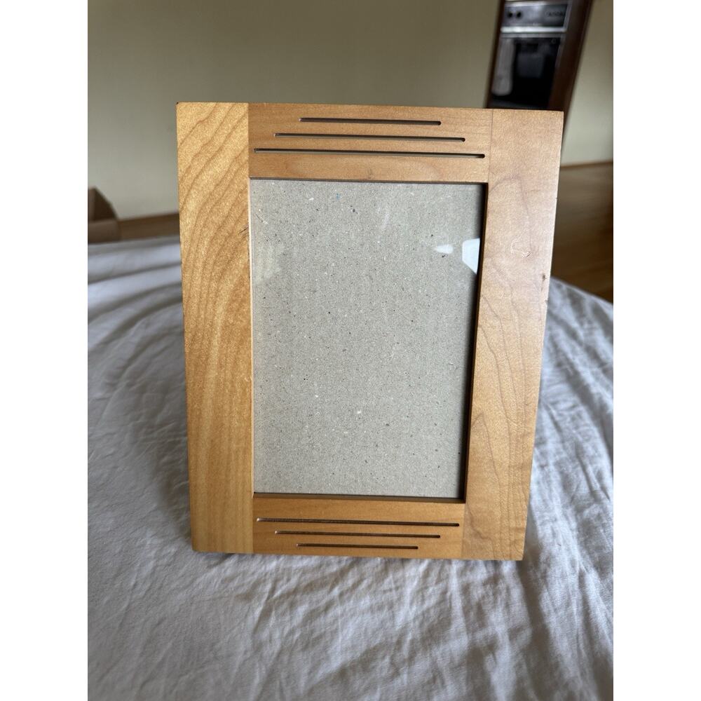 Wooden Mid Century Modern Grated Photo Frame 4.5 X 6.5 Inch Photo Holder